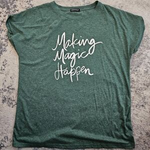 Disney fans!! Perfect shirt to wear to the park or at home. 2x tshirt.